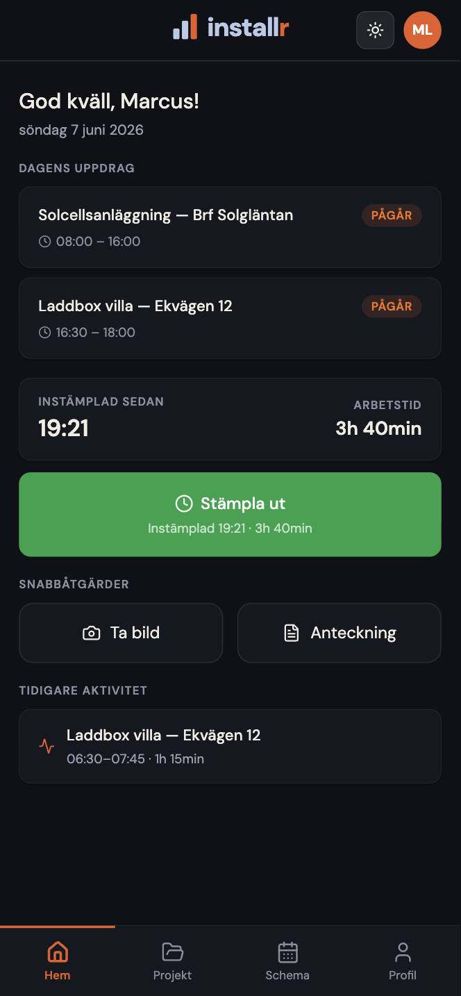 installr fältapp — hemskärm i mörkt läge